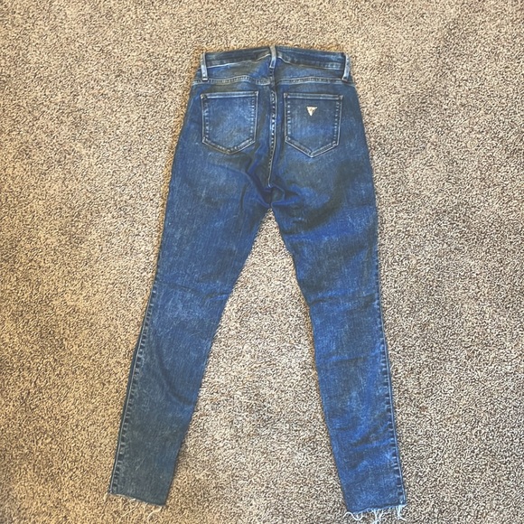 Guess size 25 sexy curve acid washed distressed jeans - Picture 2 of 4